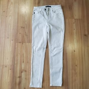 White KanCan skinny jeans Sz 25
